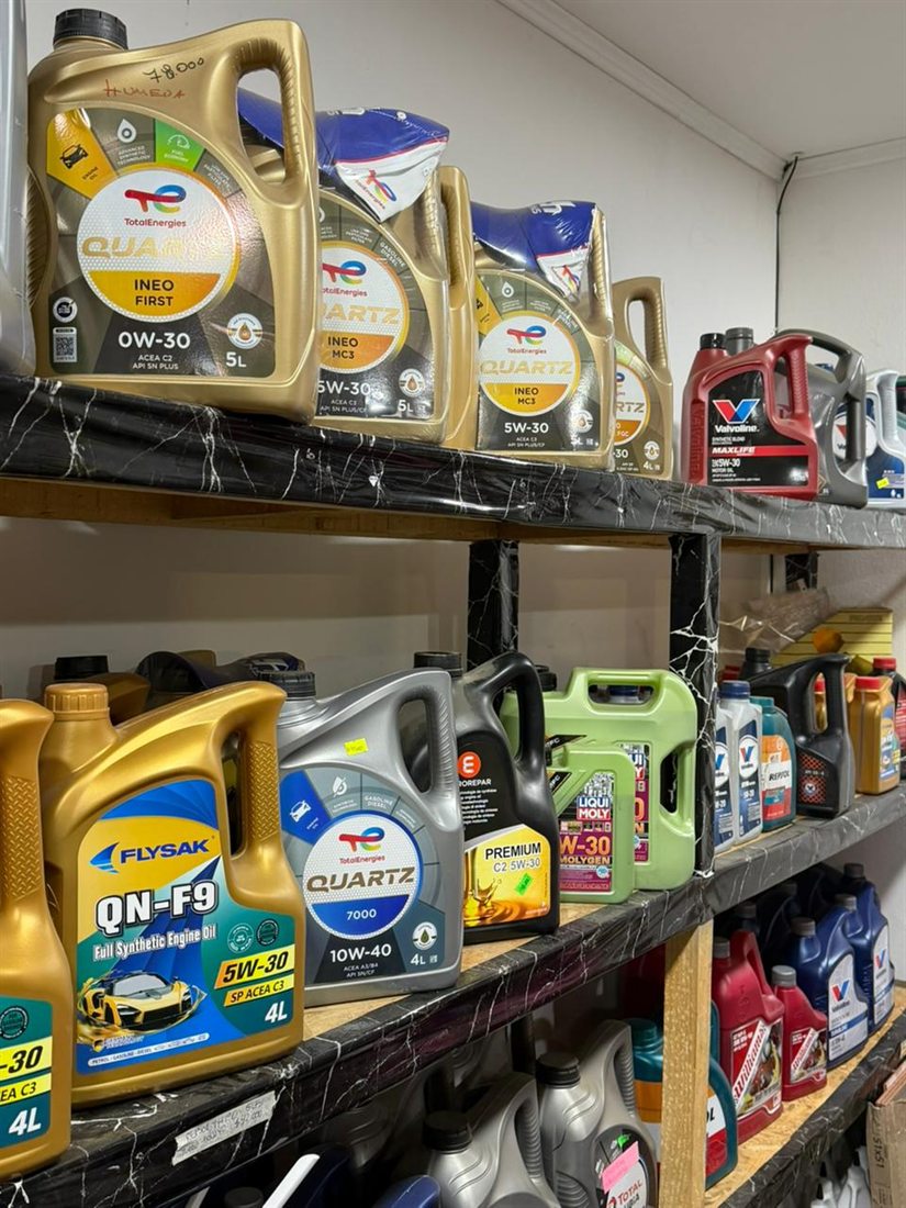 Aceites de motor TotalEnergies, Valvoline, Liqui Moly y Castrol en Check Motors