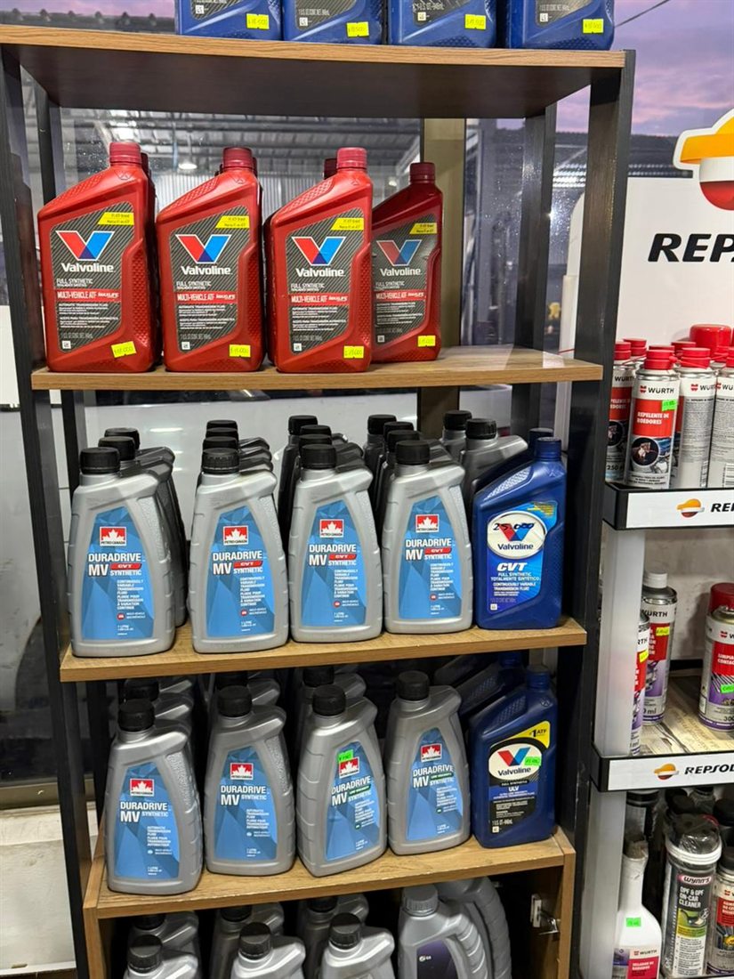 Aceites Valvoline y Repsol para motor y transmisión